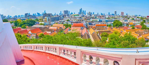 Wat Saket Tapınağı, Bangkok, Tha için dar yükselen merdiven