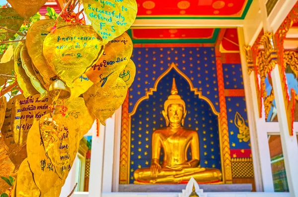 Dilekleri ile altın yaprakları, Bangkok, Tayland