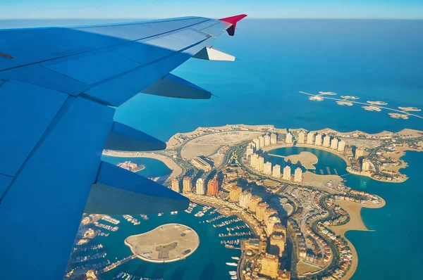 Vliegen boven Pearl-Qatar Island — Stockfoto