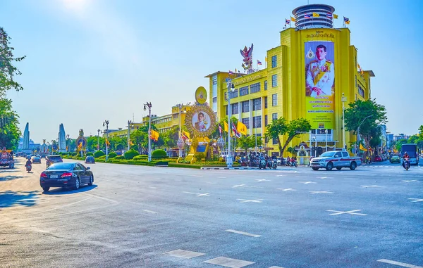 A Avenida Ratchadamnoen em Bangkok, Tailândia — Fotografia de Stock