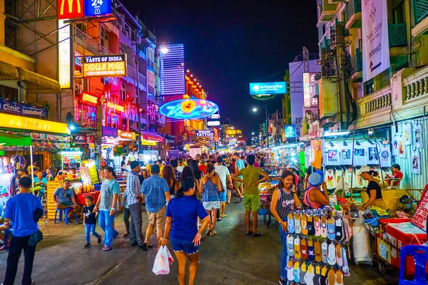 Ruchliwej Khaosan Road, Bangkok, Tajlandia — Zdjęcie stockowe