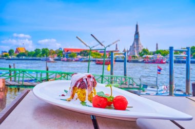 Büyük manzaralı akşam yemeği, Bangkok, Tayland