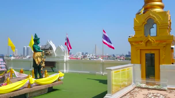 Bangkok Thailand April 2019 View City Skyline Med Viftande Flaggor — Stockvideo