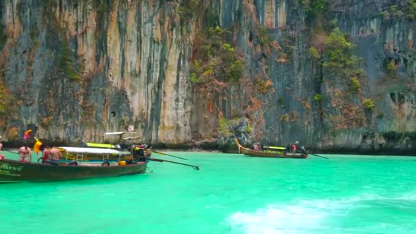 Phiphi Leh Thailand April 2019 Old Longtail Boats Bobbing Clear — Stock Video