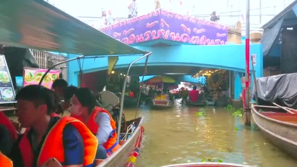 Damnoen Saduak Thailand Maj 2019 Turistbåtar Flyta Till Passagen Med — Stockvideo