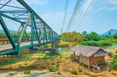 Memorial Bridge'deki eski kulübe, Pai, Tayland