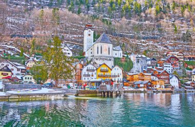 Gölden eski Hallstatt kasabası, Salzkammergut, Avusturya