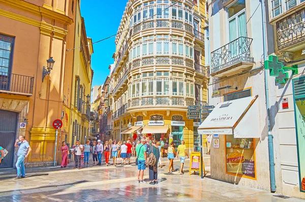 As ruas lotadas da velha Málaga, Espanha — Fotografia de Stock