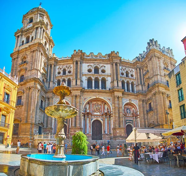 La facciata della Cattedrale dell'Incarnazione, Malaga, Spagna — Foto Stock