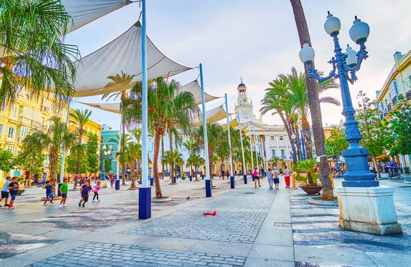 Kids playing in Cadiz, Spain — Stock Photo, Image