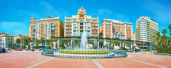 Panorama de Plaza Marina con fuente, Málaga, España —  Fotos de Stock