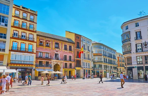 De gamla byggnaderna på Konstitutionstorget, Malaga, Spanien — Stockfoto