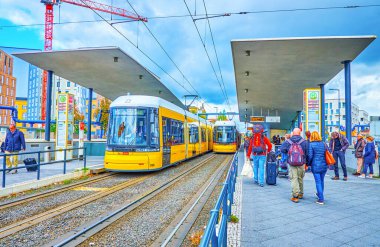 Berlin, Almanya 'daki tramvay istasyonu.