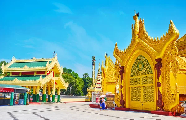 Das Portal der Mahavijaya-Pagode, Yangon, Myanmar — Stockfoto