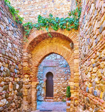Alcazaba, Malaga, İspanya 'daki kemerli geçit.