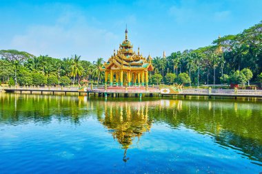 Theingottara parkındaki gölet, Yangon, Myanmar