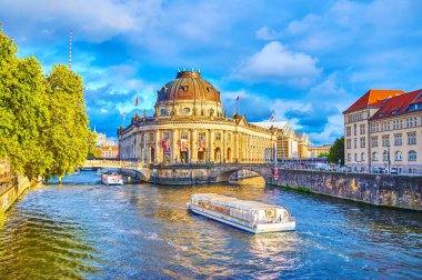 Berlin, Almanya 'daki Spree nehrinin ünlü simgesi.