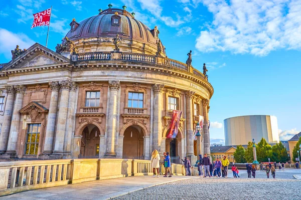 Bode Museum byggnaden i Berlin, Tyskland — Stockfoto