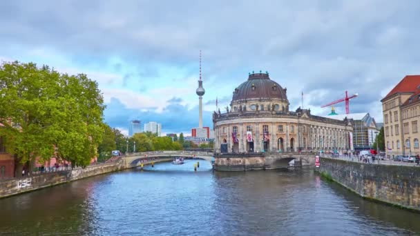 Berlín Alemania Octubre 2019 Río Spree Bifurca Isla Los Museos — Vídeo de stock