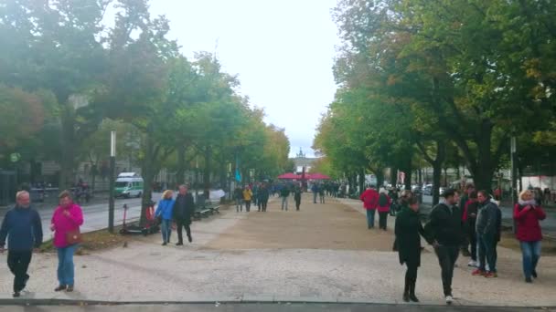 Berlin Németország 2019 Október Emberek Híres Unter Der Linden Körúton — Stock videók