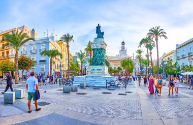 İspanya 'nın Cadiz kentindeki Plaza de San Juan de Dios' ta panoramik manzara