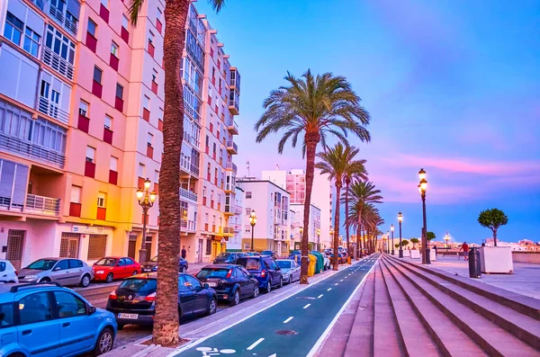 The colorful sky over Spanish resort, Cadiz city — Stock Photo, Image