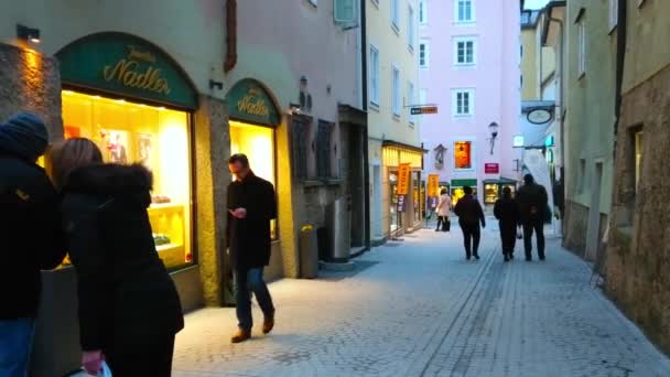 Salzburg Αυστρια Μαρτιου 2019 Βραδινός Περίπατος Μέσα Από Τον Εμπορικό — Αρχείο Βίντεο
