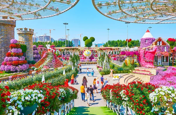 Dubai Emiratos Árabes Unidos Marzo 2020 Explore Miracle Garden Con —  Fotos de Stock