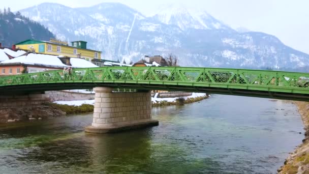 Bad Ischl Αυστρια Φεβρουαριου 2019 Φωτεινή Πράσινη Μεταλλική Γέφυρα Elizabethbrucke — Αρχείο Βίντεο