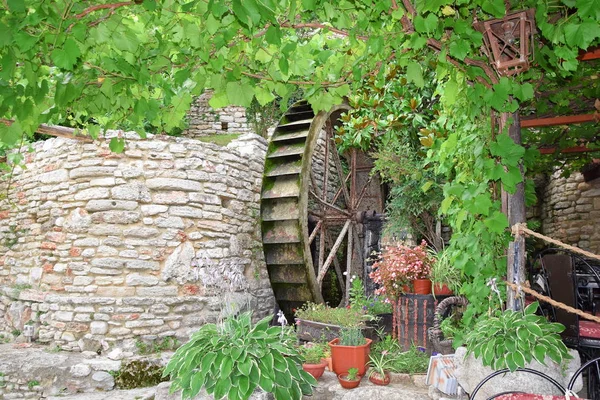 Botanik Bahçe balçık Bulgaristan su değirmeni Palace Queen Mary stok fotoğraf