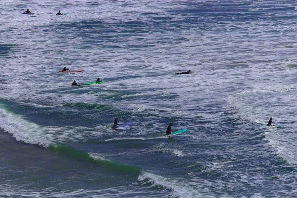 Grande Grupo Surfistas Portugal — Fotografia de Stock