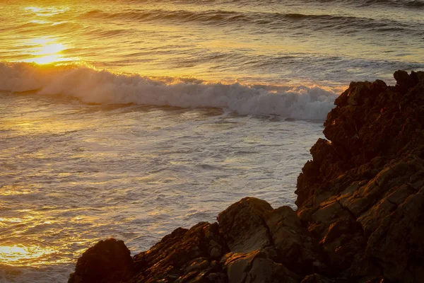 葡萄牙辛特拉海滩上美丽的落日 — 图库照片