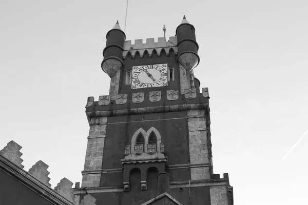 Vista Torre Relógio Com Torres Ameias Palácio Pena Sintra Portugal — Fotografia de Stock