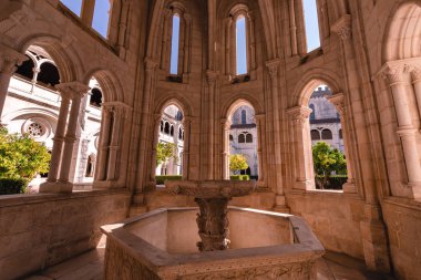 Alcobaca Manastırı, Alcobaca Portekiz Katolik Kilisesi bulunan