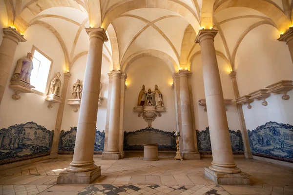 Alcobaca Manastırı, Alcobaca Portekiz Katolik Kilisesi bulunan