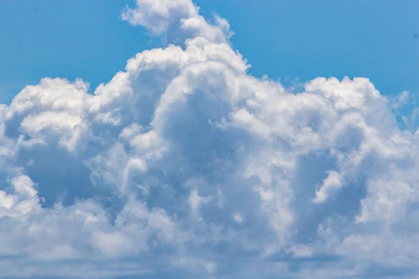 Wolken Met Blauwe Lucht Bewolkt Achtergrond — Stockfoto