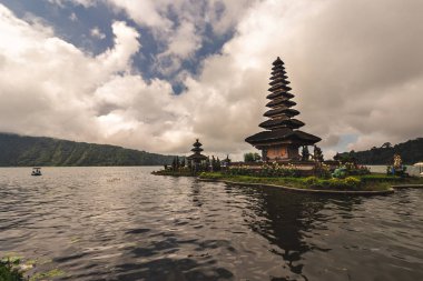 pura ulun danu bratan, bali, Endonezya
