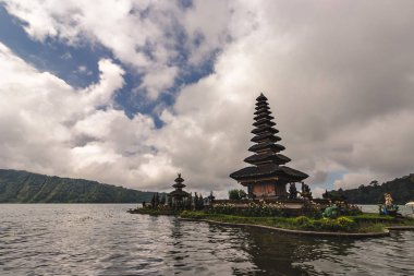 pura ulun danu bratan, bali, Endonezya