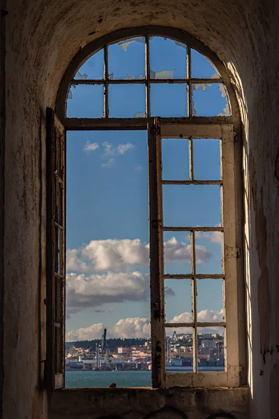 Der Blick Von Cacilhas Nach Lisbon Auf Den Fluss Tagus — Stockfoto