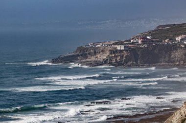 Sintra 'da güzel bir sahil, doğanın gücü, Portekiz