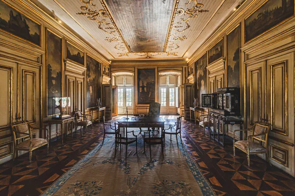在1747年至1794年间 为佩德罗国王和他的妻子建造了一个奎路兹国家宫的房间 葡萄牙辛特拉 — 图库照片