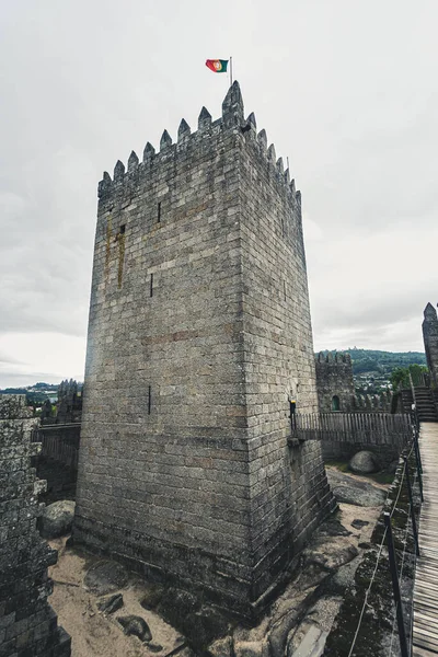 Κάστρο Guimaraes Που Βρίσκεται Στη Γενέτειρα Της Πορτογαλίας — Φωτογραφία Αρχείου