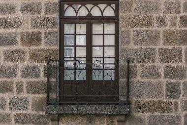 Portekiz 'in doğduğu yer olan Guimaraes' in tarihi binalarının manzarası.