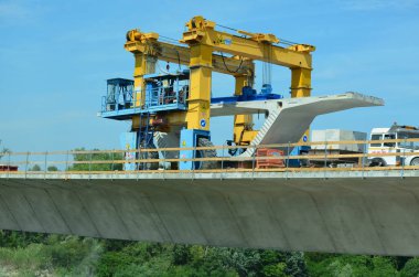 İnşaat otoyolu köprü, otoyol A23, İtalya