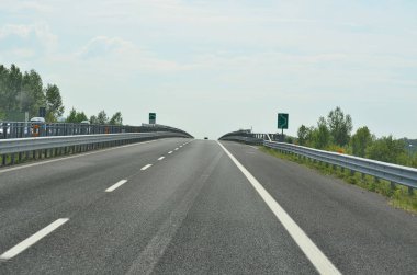 Köprü, Tagliamento üzerinde otoyol A23, İtalya görüntülemek