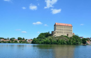 Plumlov sa kasabasında bir şato içine yeniden inşa edilmiş bir kale