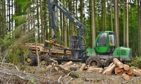 木材輸送用の機械だ 南ボヘミア チェコ共和国 — ストック写真