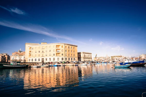 Ortigia Syracuse Italië December 2018 Vissersboten Rond Ortigia Island View — Stockfoto