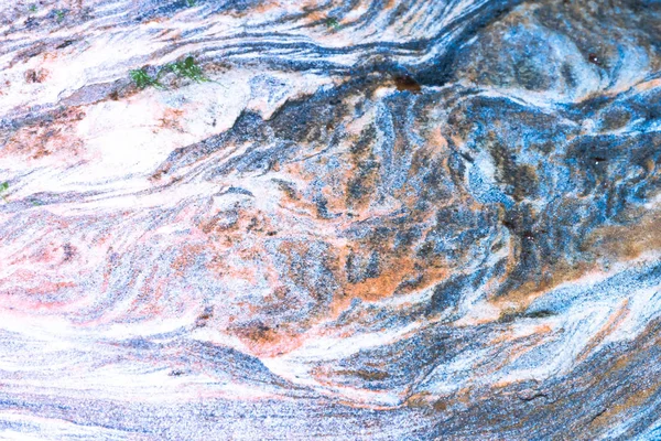 Rocas sedimentarias - capas coloridas de roca formadas a través de la cementa — Foto de Stock