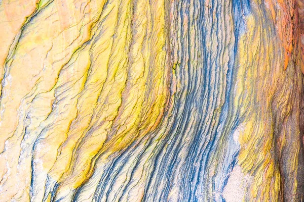 Mosaicos o rocas de colores - minerales sedimentarios en capas exponen — Foto de Stock